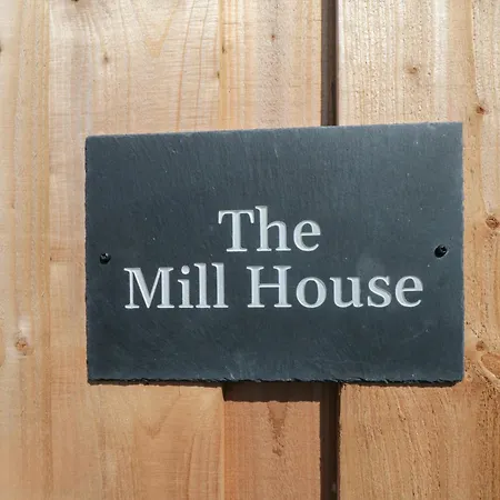 別荘 The Mill House *